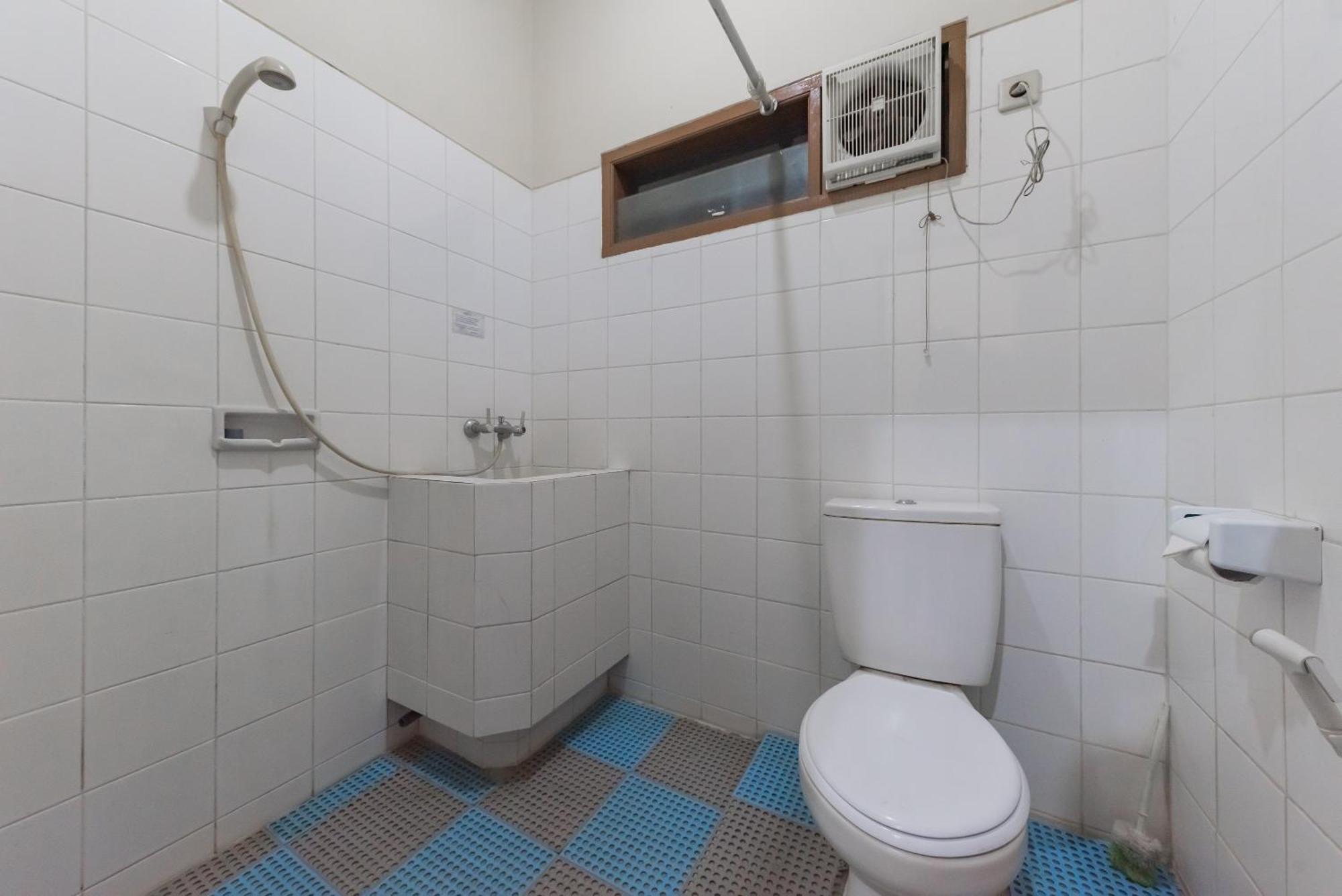Reddoorz Plus At Hotel Griya Astoeti 보고르 외부 사진