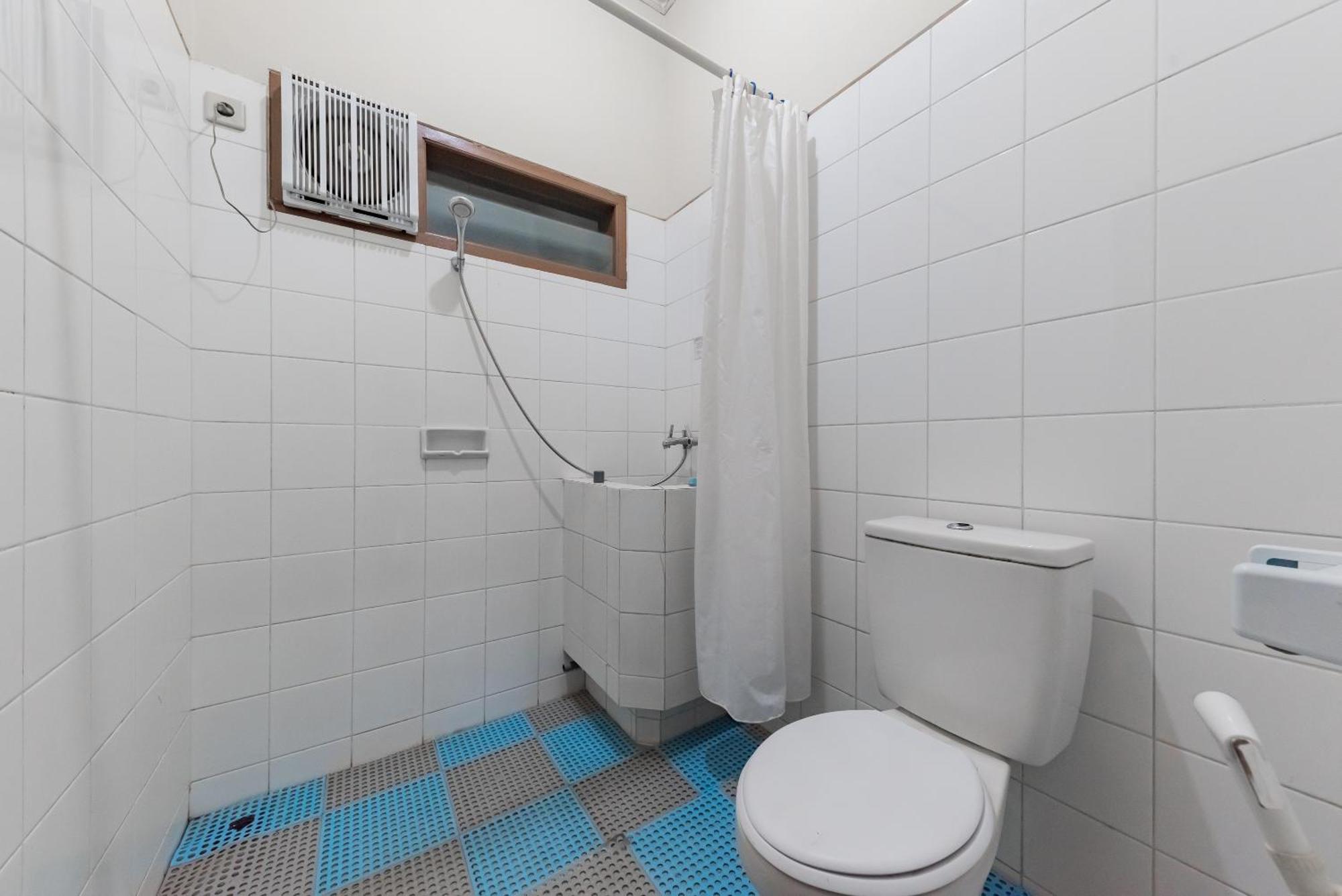Reddoorz Plus At Hotel Griya Astoeti 보고르 외부 사진