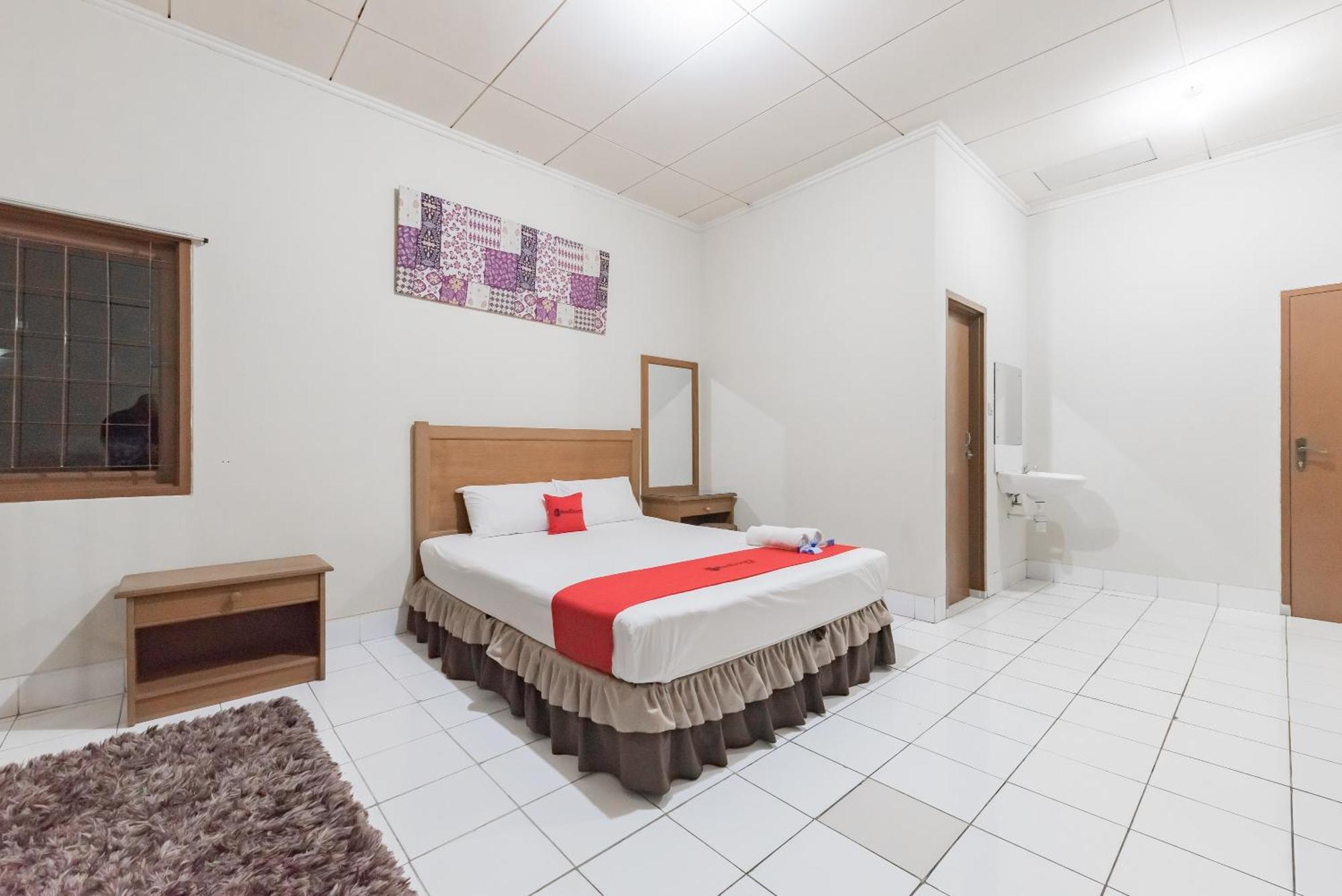 Reddoorz Plus At Hotel Griya Astoeti 보고르 외부 사진