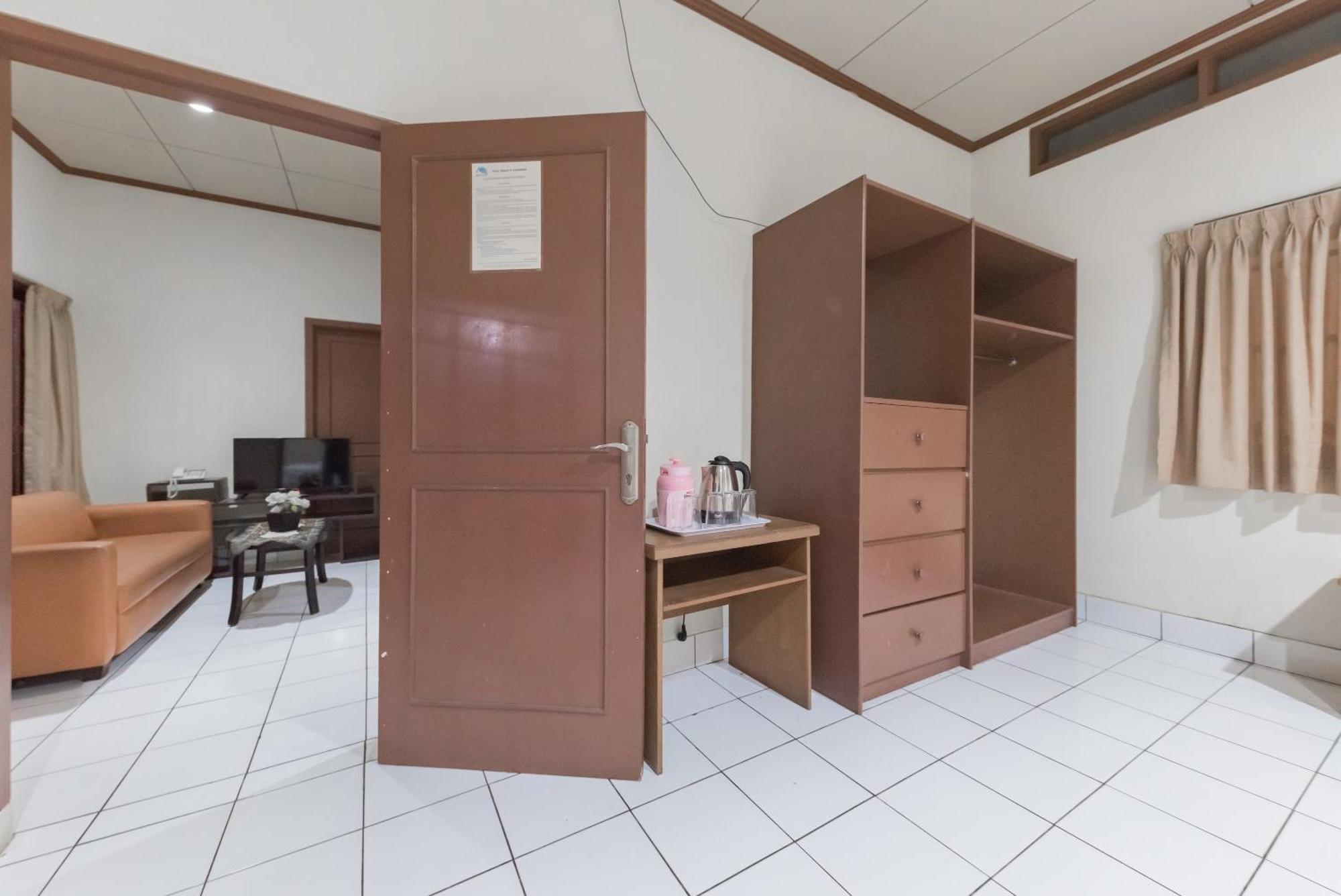Reddoorz Plus At Hotel Griya Astoeti 보고르 외부 사진