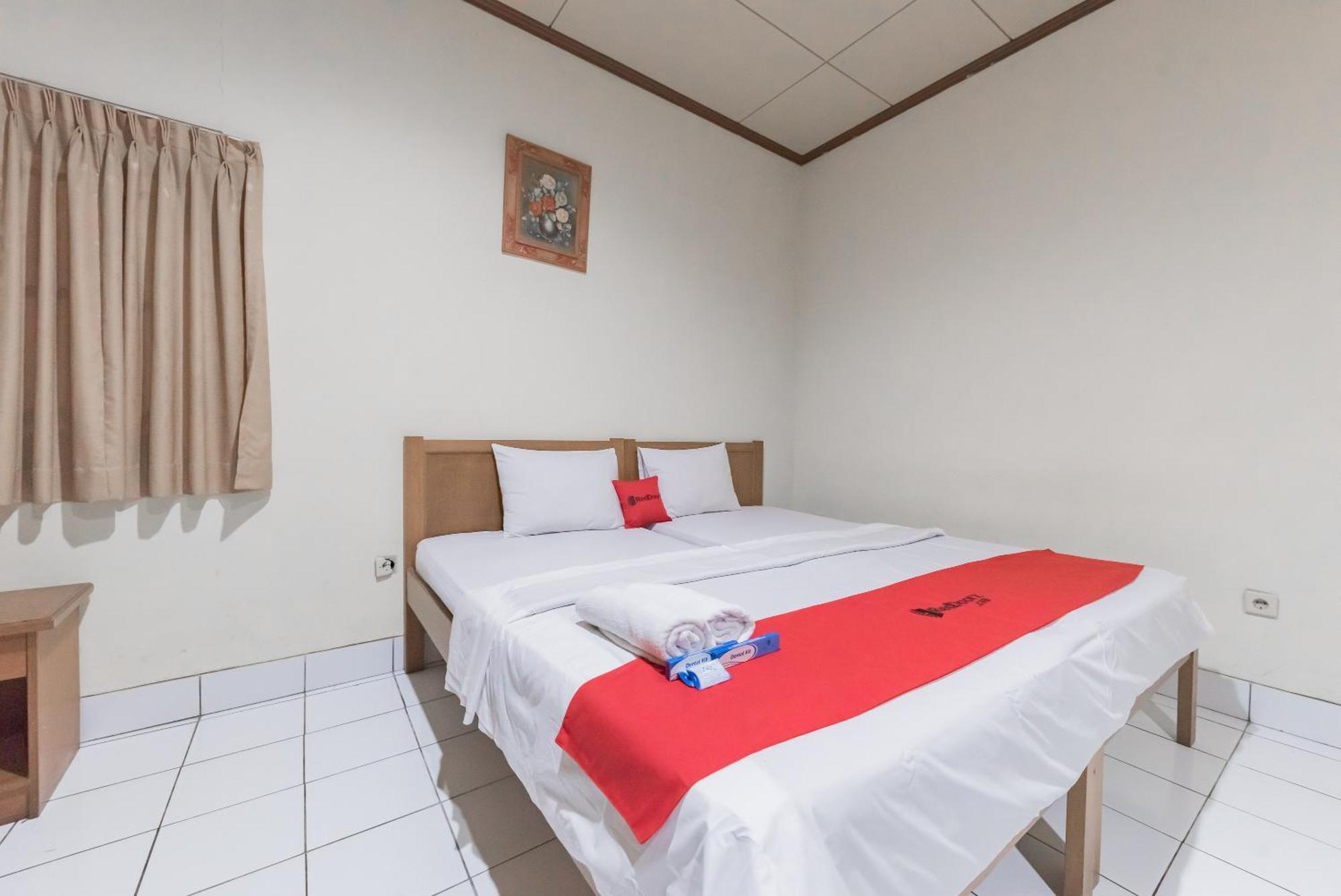 Reddoorz Plus At Hotel Griya Astoeti 보고르 외부 사진